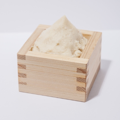 酒粕を料理に使いやすい状態にして提供しております