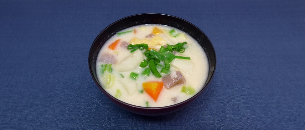 酒粕料理の定番「粕汁」